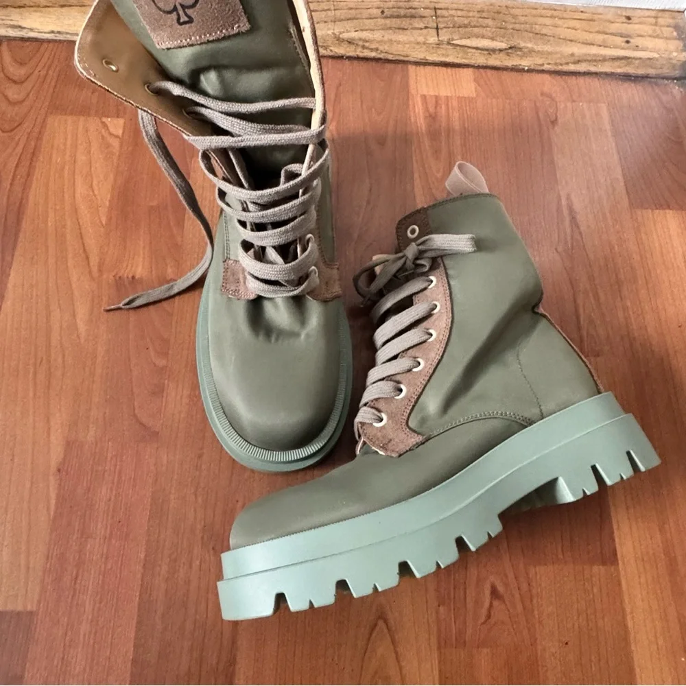 NEW LEMARÉ Olive Green Lace-Up Boots with Suede Heart Logo - Picture 3 of 9